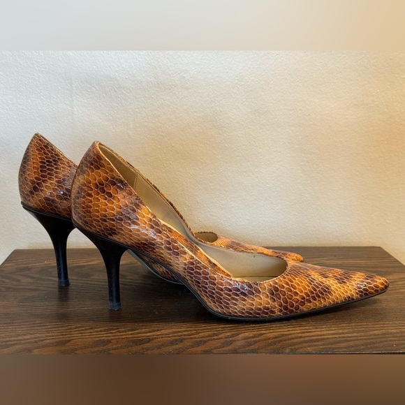 Bellofatto brown leather snake 3” heels Size 7.5 - Picture 2 of 6